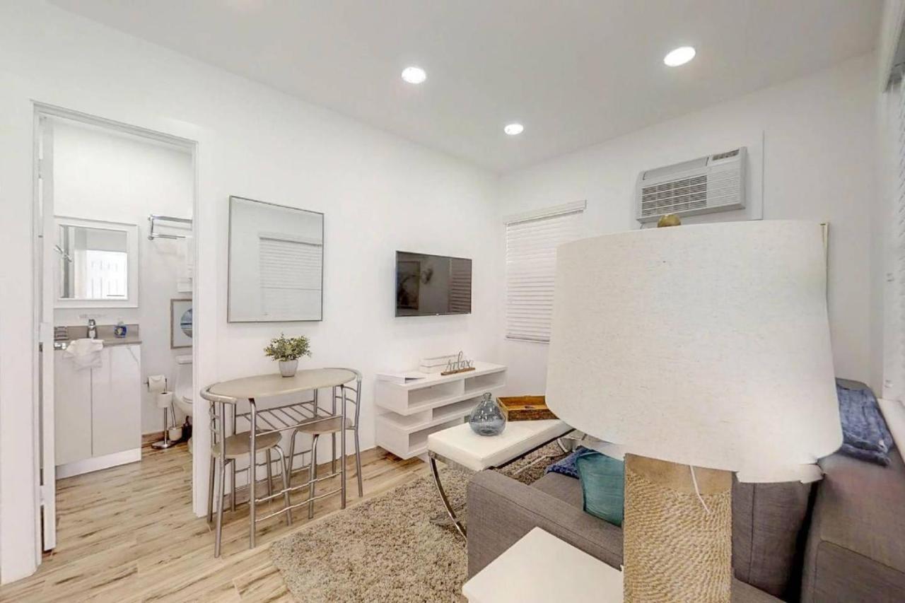 Chick & Fashionable 1 Bedroom Apt Beach Unit # 4 Hollywood Exteriör bild